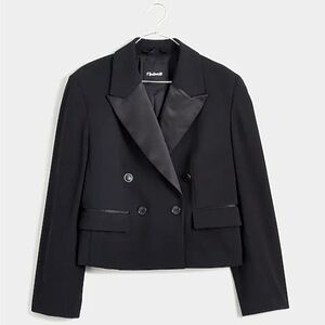 Brand new Madewell Cropped Tuxedo Blazer
Ready to spice up any wardrobe! 🖤❤️🖤